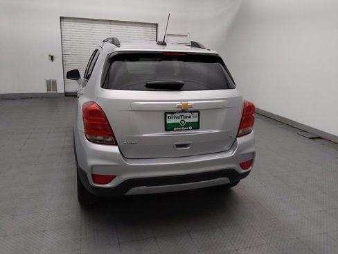 Used 2020 Chevrolet Trax LT w/ LT Convenience Package FWD image 6