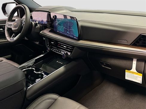 New 2026 Chevrolet Suburban High Country image 33