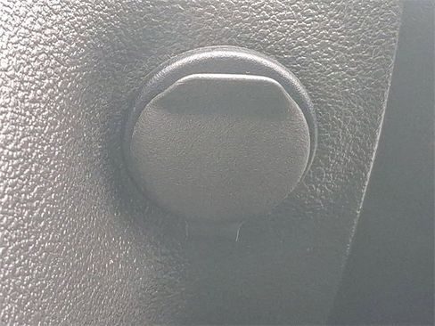 Used 2009 Saturn Sky w/ Premium Trim Package image 26