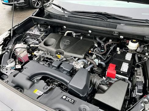 Used 2025 Toyota RAV4 XLE AWD/4WD image 35
