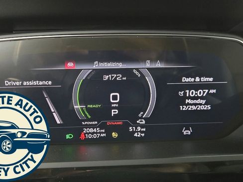 Used 2022 Audi e-tron Premium w/ Convenience Plus Package image 16