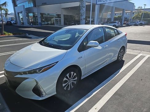Used 2022 Toyota Prius Prime XLE image 1