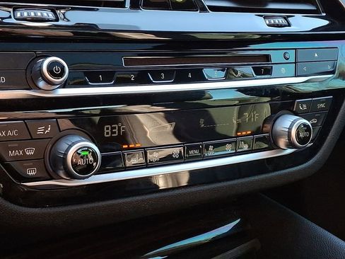 Used 2019 BMW 530i xDrive image 17