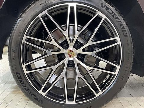 New 2026 Porsche Macan image 15