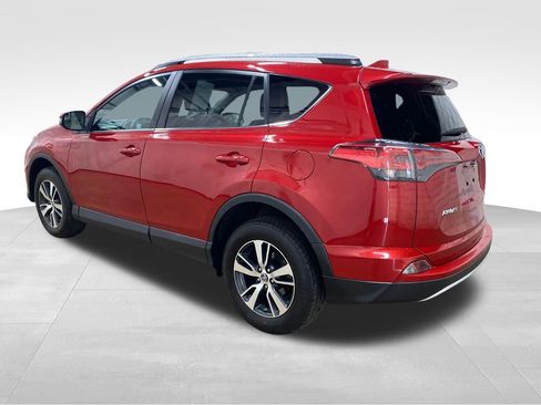 Used 2016 Toyota RAV4 XLE AWD/4WD image 2