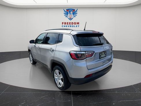 Used 2022 Jeep Compass Latitude w/ Convenience Group AWD/4WD image 4