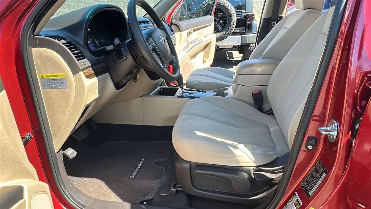 Used 2010 Hyundai Santa Fe GLS FWD image 25