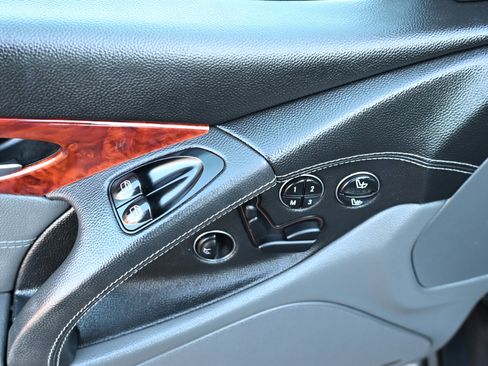 Used 2005 Mercedes-Benz SL 55 AMG image 20