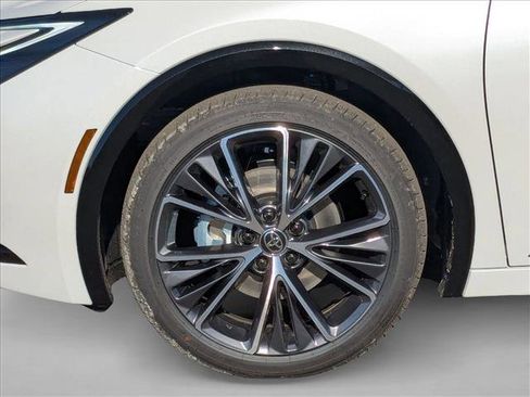 New 2026 Toyota Prius XLE image 10