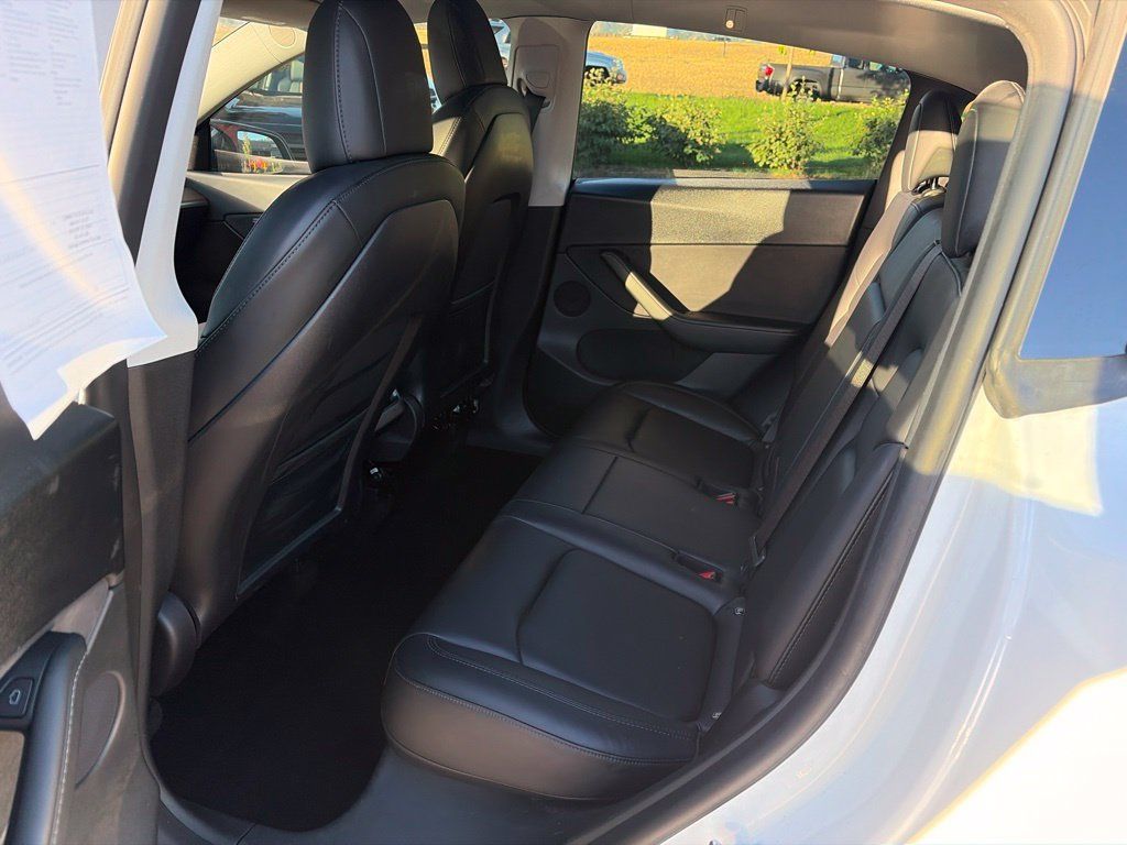 Used 2022 Tesla Model Y Long Range AWD/4WD image 20
