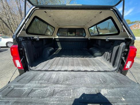 Used 2018 Chevrolet Silverado 1500 High Country image 23