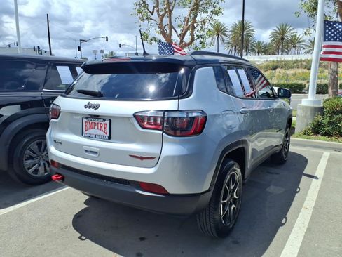 Used 2025 Jeep Compass Trailhawk AWD/4WD image 16