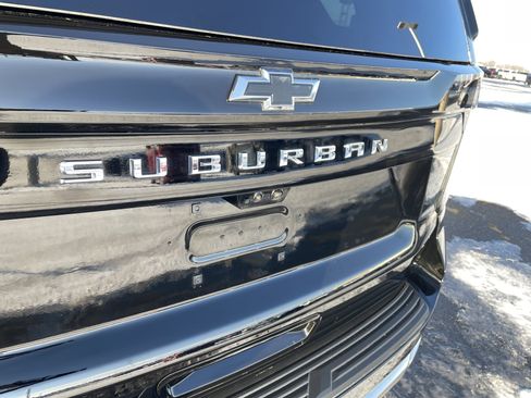 Used 2025 Chevrolet Suburban High Country image 30