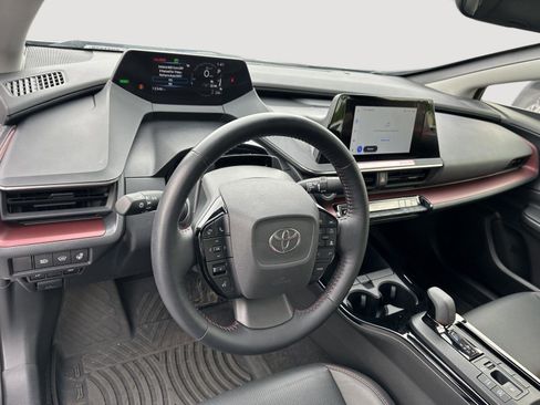 Used 2025 Toyota Prius Plug-In Hybrid FWD image 10