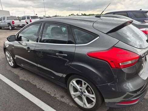 Used 2016 Ford Focus Titanium FWD image 2