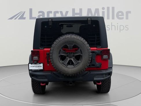 Used 2017 Jeep Wrangler Unlimited Rubicon AWD/4WD image 3