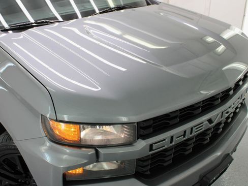 Used 2020 Chevrolet Silverado 1500 Custom w/ Custom Value Package image 18