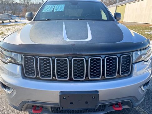 Used 2017 Jeep Grand Cherokee Trailhawk image 3