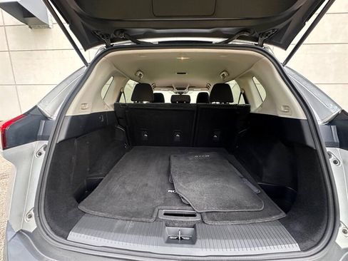 Used 2021 Nissan Rogue SV image 29