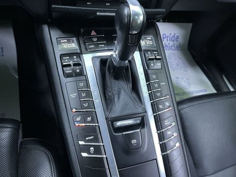 Used 2017 Porsche Macan S image 24
