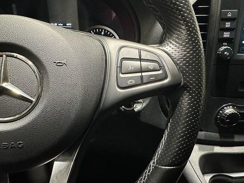 Used 2022 Mercedes-Benz Metris image 24