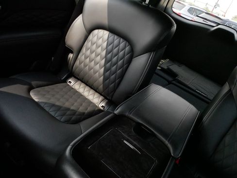 Used 2021 INFINITI QX80 Sensory w/ All-Season Package AWD/4WD image 12