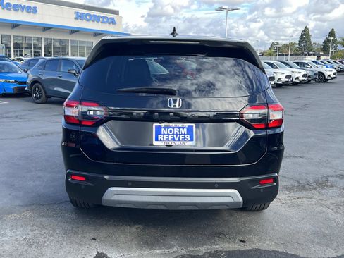 Used 2025 Honda Pilot EX-L image 25