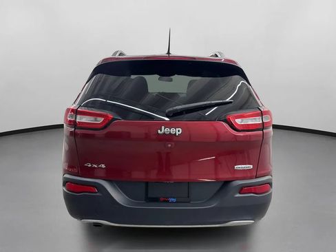 Used 2017 Jeep Cherokee Latitude AWD/4WD image 8