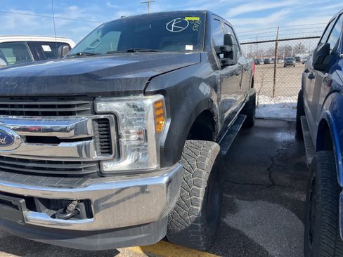 Used 2019 Ford F250 XLT w/ FX4 Off-Road Package image 5