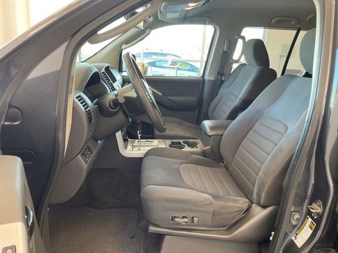 Used 2012 Nissan Pathfinder SV AWD/4WD image 8