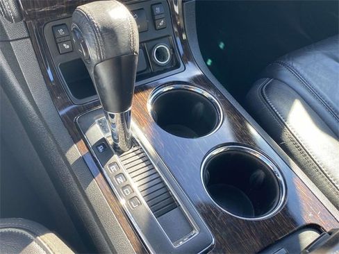 Used 2016 Chevrolet Traverse LTZ image 30