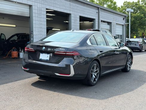 Used 2026 BMW 530i xDrive AWD/4WD image 9