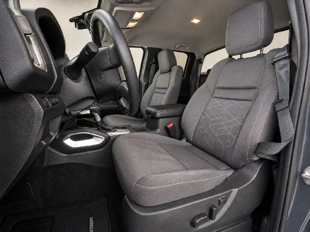 Used 2025 Nissan Frontier SV RWD image 14