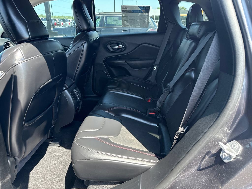 Used 2020 Jeep Cherokee Trailhawk w/ Cold Weather Group AWD/4WD image 25