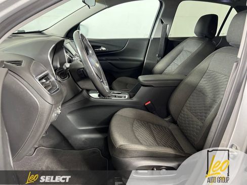 Used 2020 Chevrolet Equinox LT w/ Driver Convenience Package FWD image 4