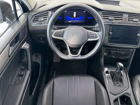 Used 2022 Volkswagen Tiguan SE FWD image 10