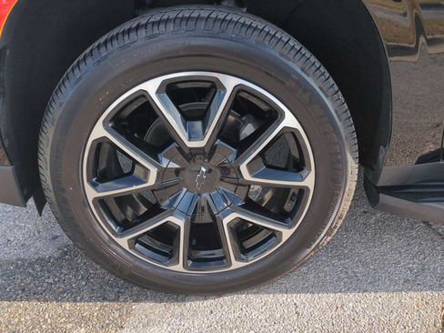 Used 2024 Chevrolet Tahoe RST w/ Luxury Package AWD/4WD image 33