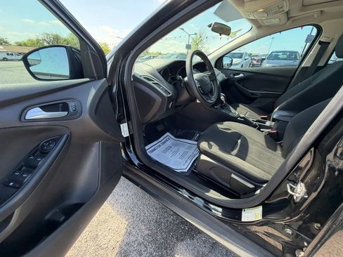Used 2016 Ford Focus SE image 9