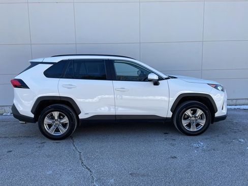 Used 2022 Toyota RAV4 LE image 5