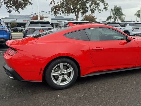 Used 2024 Ford Mustang Coupe image 7