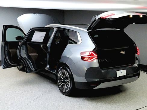 Used 2025 BMW X3 xDrive30i w/ Premium Package image 18