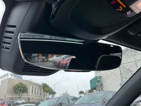 Used 2023 Volvo XC40 Recharge Plus image 14