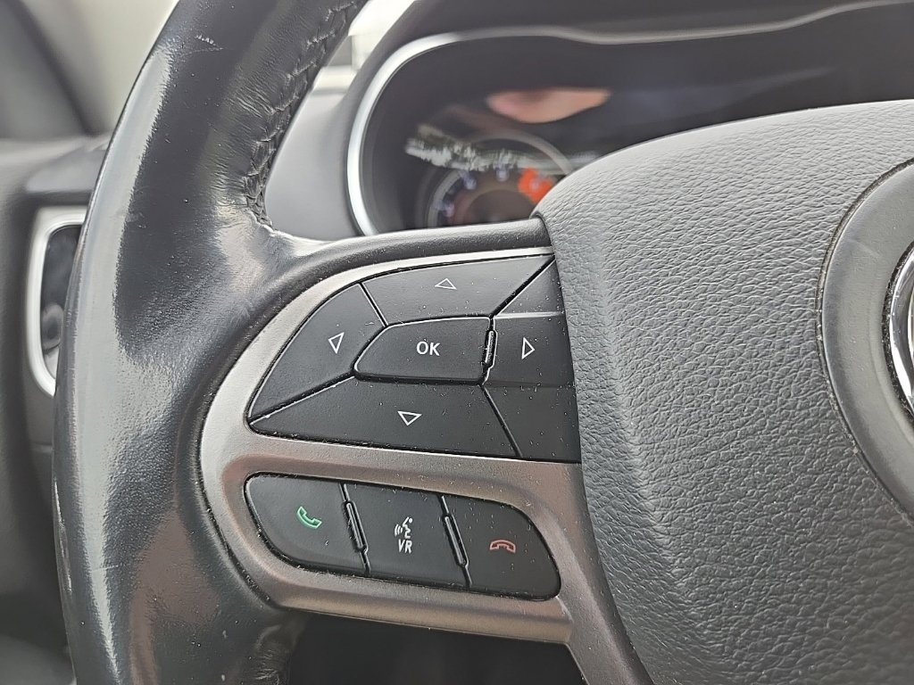 Used 2019 Jeep Cherokee Limited AWD/4WD image 17