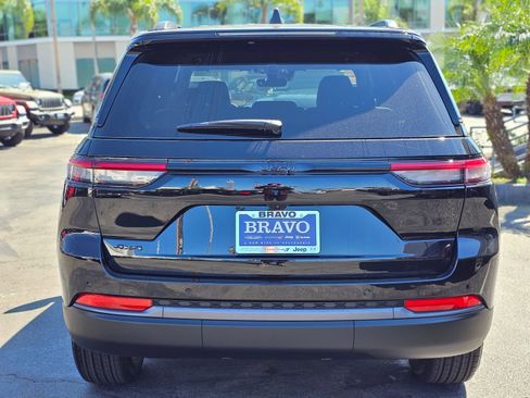 New 2026 Jeep Grand Cherokee Altitude AWD/4WD image 6