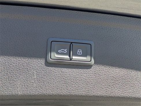 Used 2022 Audi Q5 2.0T Premium image 12