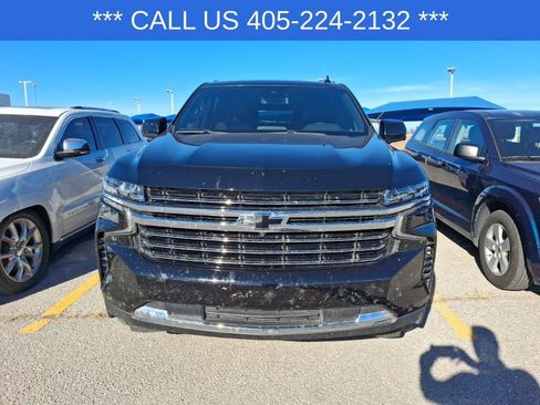 Used 2024 Chevrolet Suburban LT w/ LT Signature Package image 9