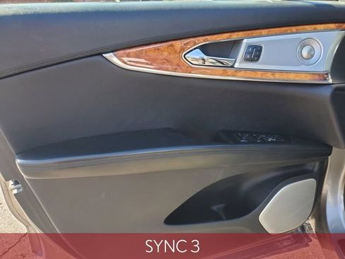 Used 2016 Lincoln MKX Reserve w/ Luxury Package AWD/4WD image 12