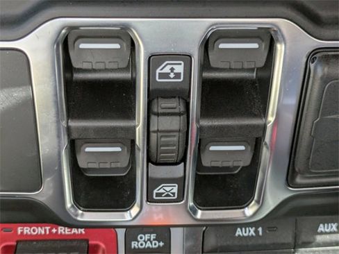 Used 2023 Jeep Gladiator Rubicon w/ Cold Weather Group image 23