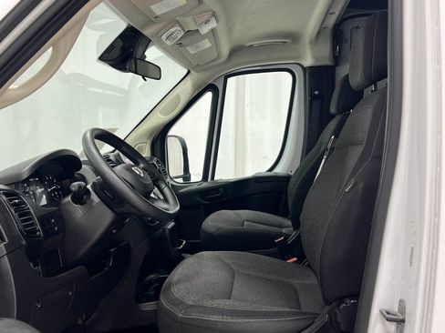 Used 2023 RAM ProMaster 2500 FWD image 12