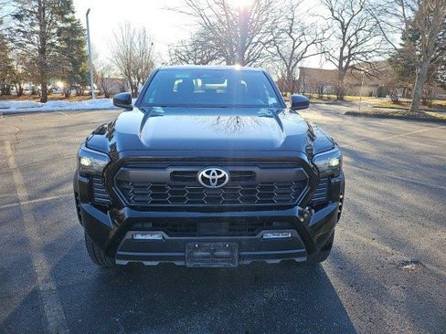 Used 2024 Toyota Tacoma TRD Off-Road image 9